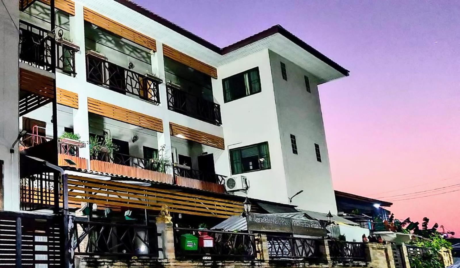 Manu V House Hotell Ayutthaya Eksteriør bilde